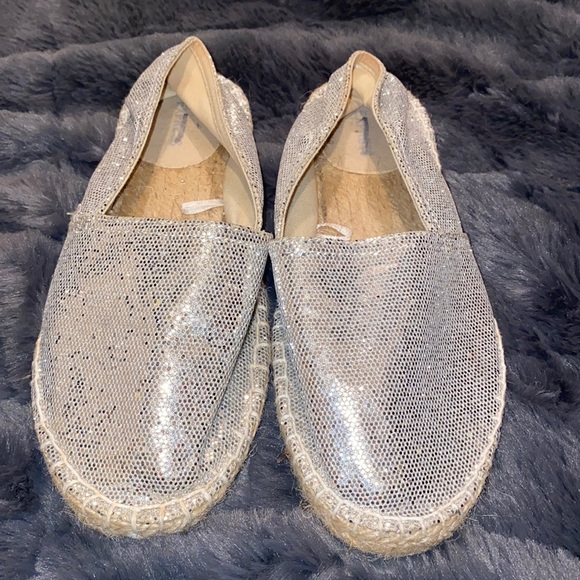 🔴Women’s Express Size 8 Sparkle Flats 💫 - Picture 1 of 5